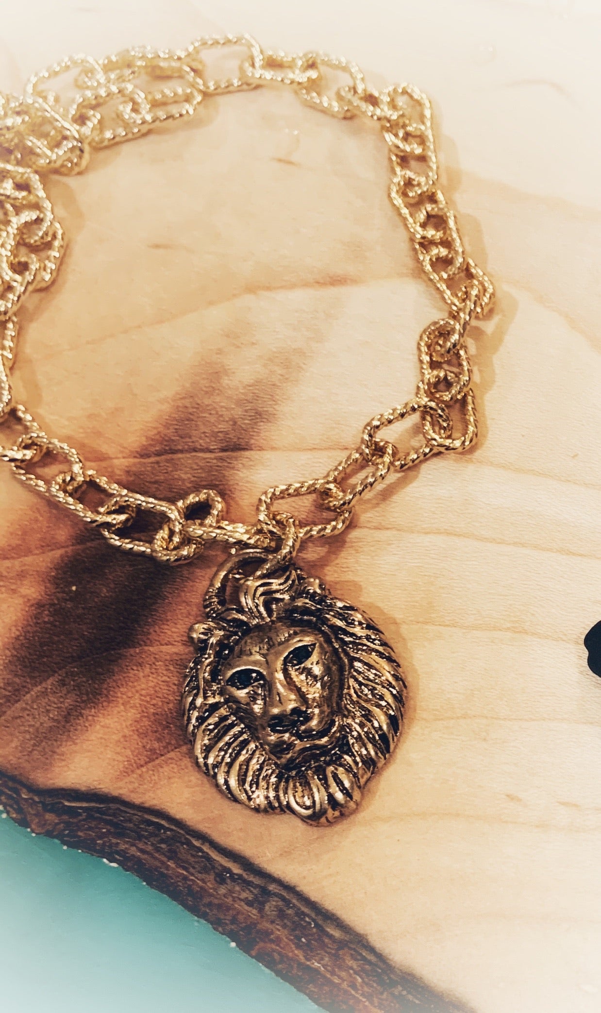 Twin lion bracelet – Kamakhyaa